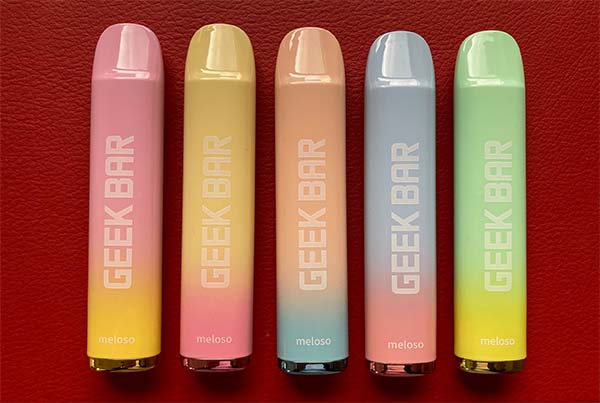 A group of 5 Geek Bar Meloso 600 disposable vape flavours